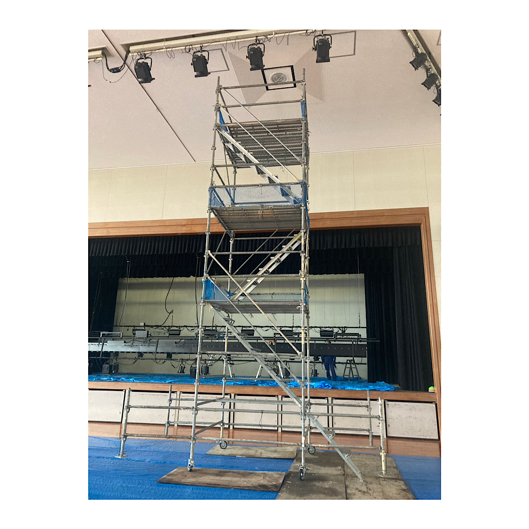 体育館照明用 ローリング足場工事 アイキャッチ画像