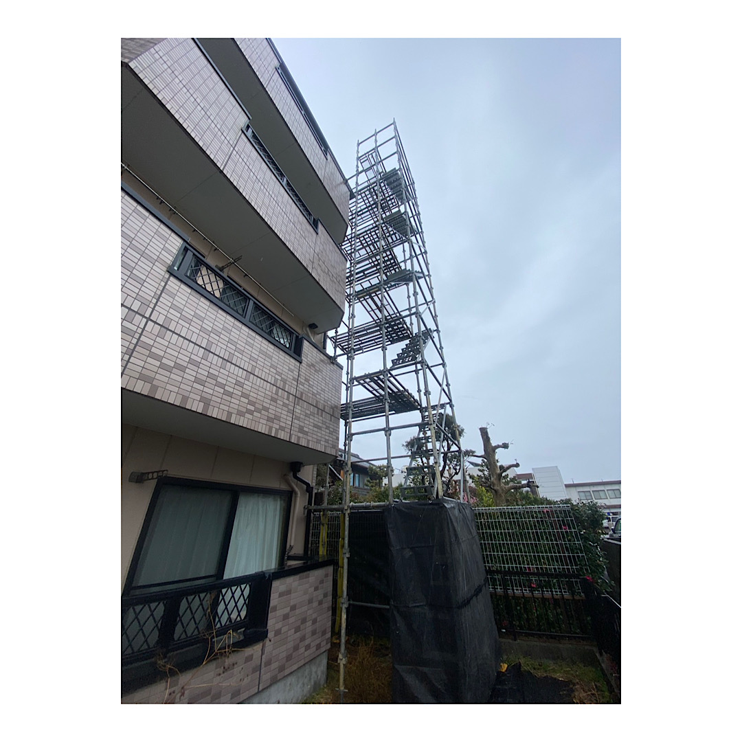 昇降用足場組み立て工事 アイキャッチ画像