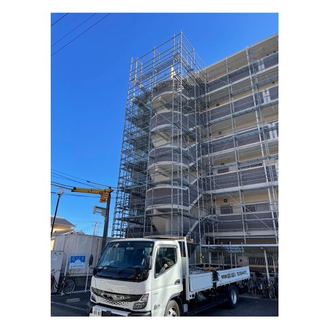 大型マンション外壁改修工事用足場