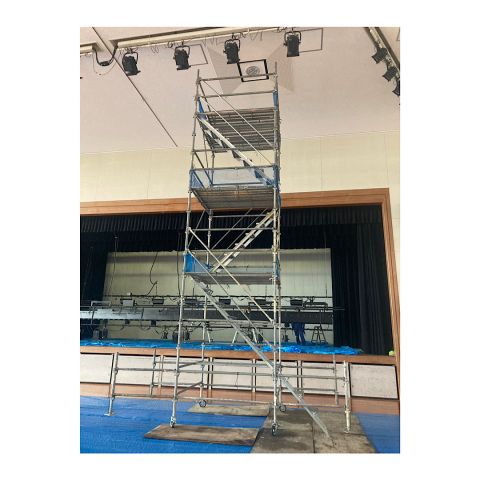 体育館照明用 ローリング足場工事